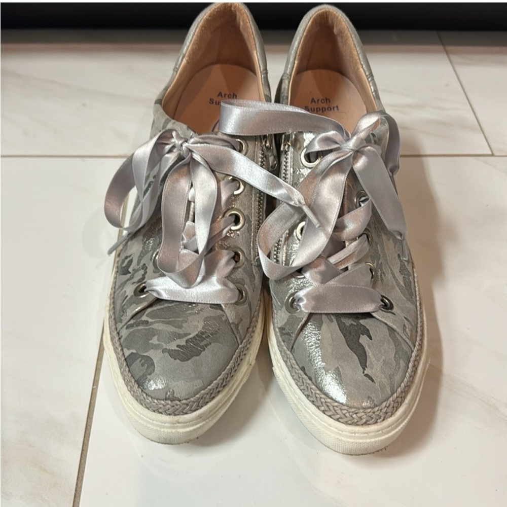 Softwaves Charleston wedge Women's Silver Lace-Up Sneakers